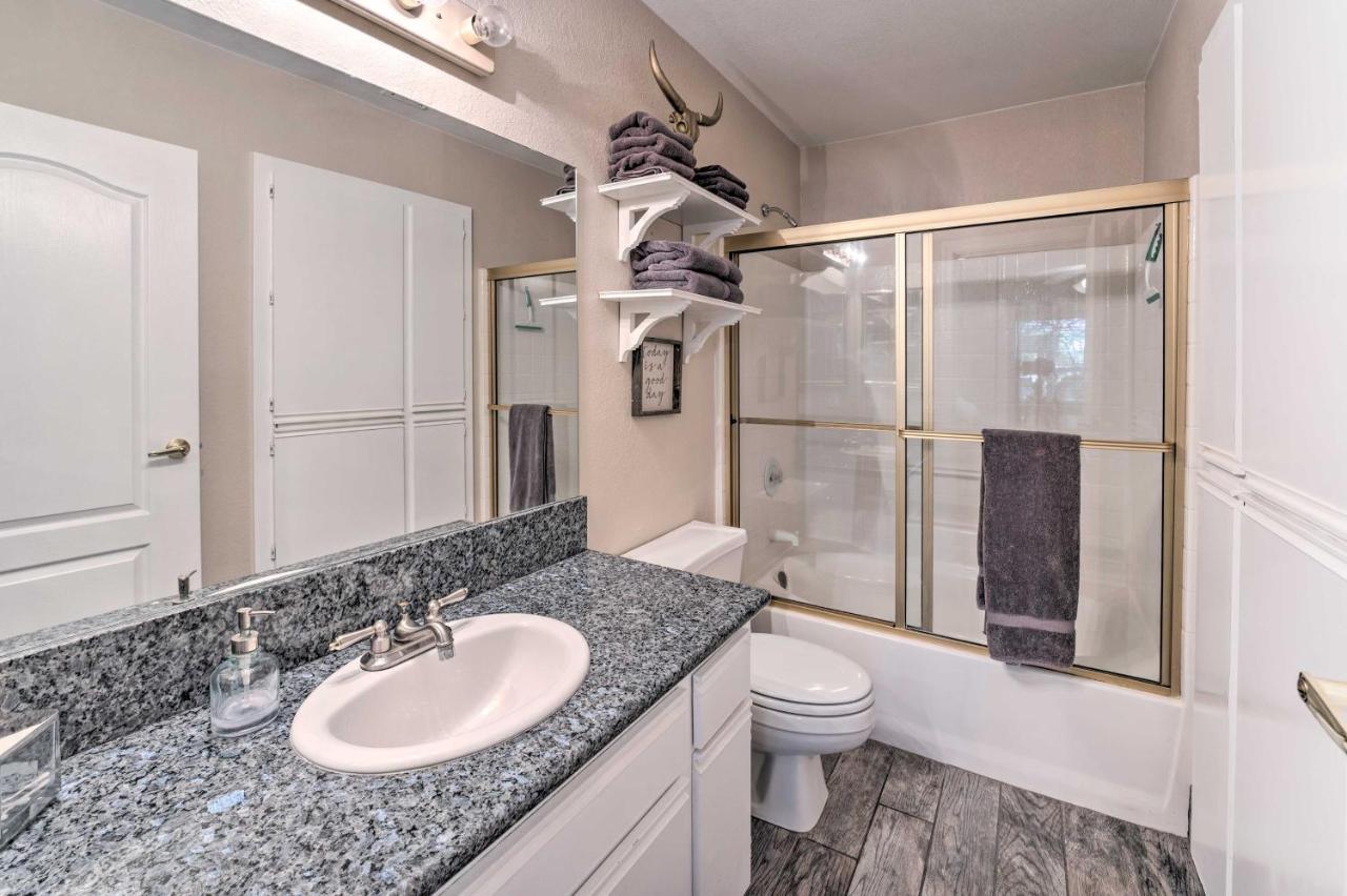 Lake Havasu Condo With Pool Access 1 Block To Beach Lake Havasu City Bagian luar foto